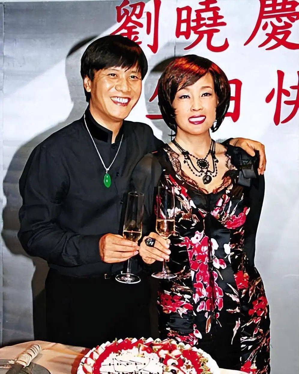 让婚外男友留"弹药",聊天记录尽显少女心_李丽丽_老公_王晓玉