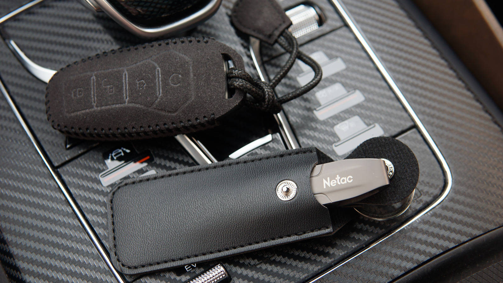 多场景应用下的速度与激情，朗科（Netac）1TB USB3.2 超疾速固态U盘！