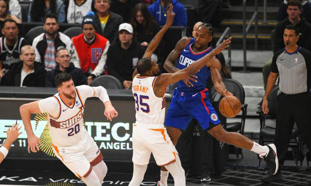 太阳队与篮网队激战正酣 全场三分雨不断引爆球迷热情