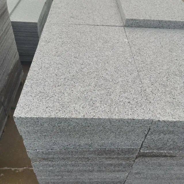 芝麻灰石材价格解析：一块城市建筑的绿宝石