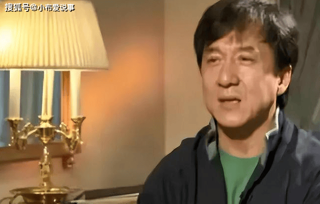 她是成龙私生女吴卓林:22年从未被承认,与吴绮莉反目,现流浪国外!