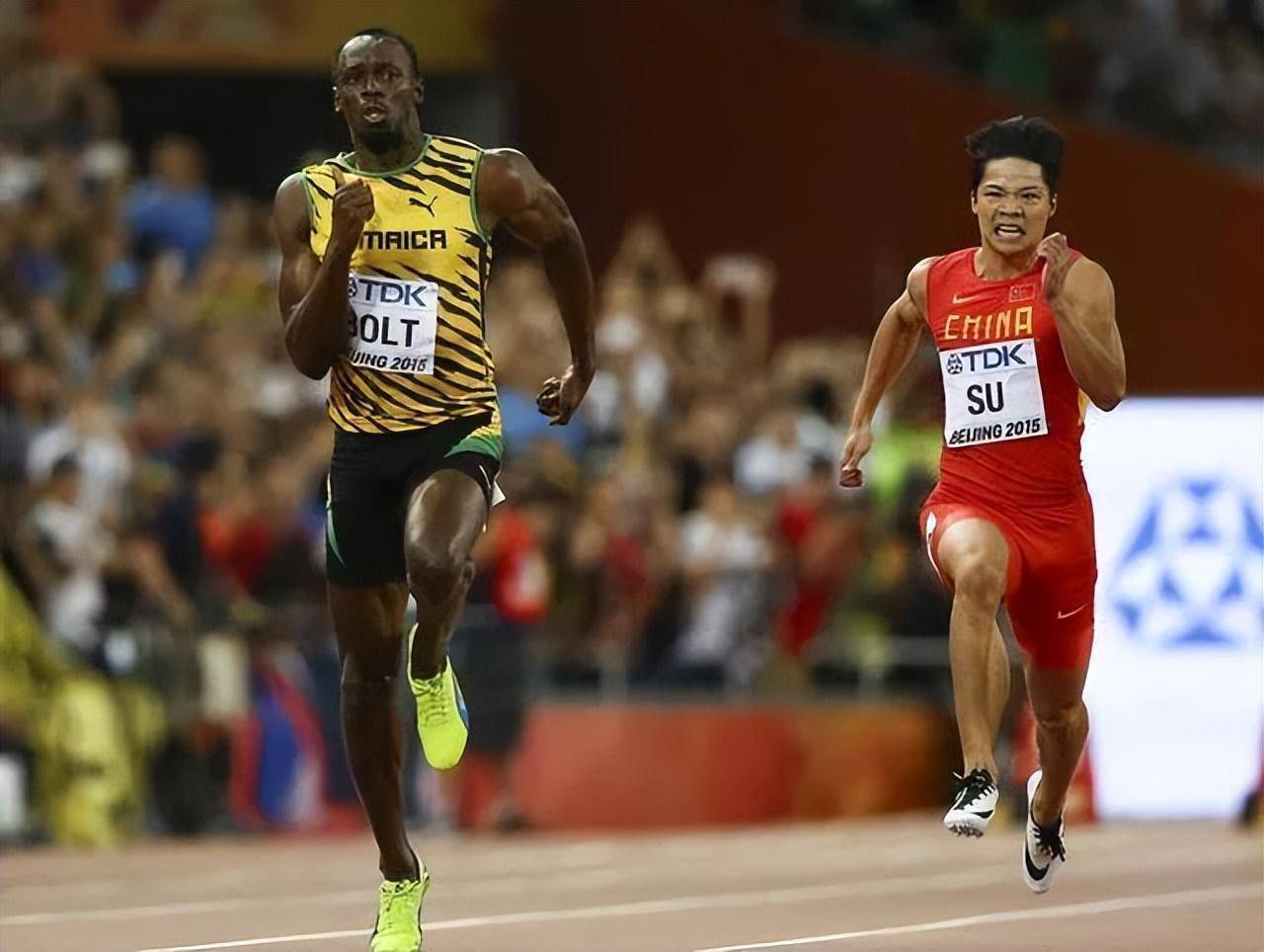 退役7年的博尔特:身材依旧健硕,生了仨孩子,1米5妻子小鸟依人