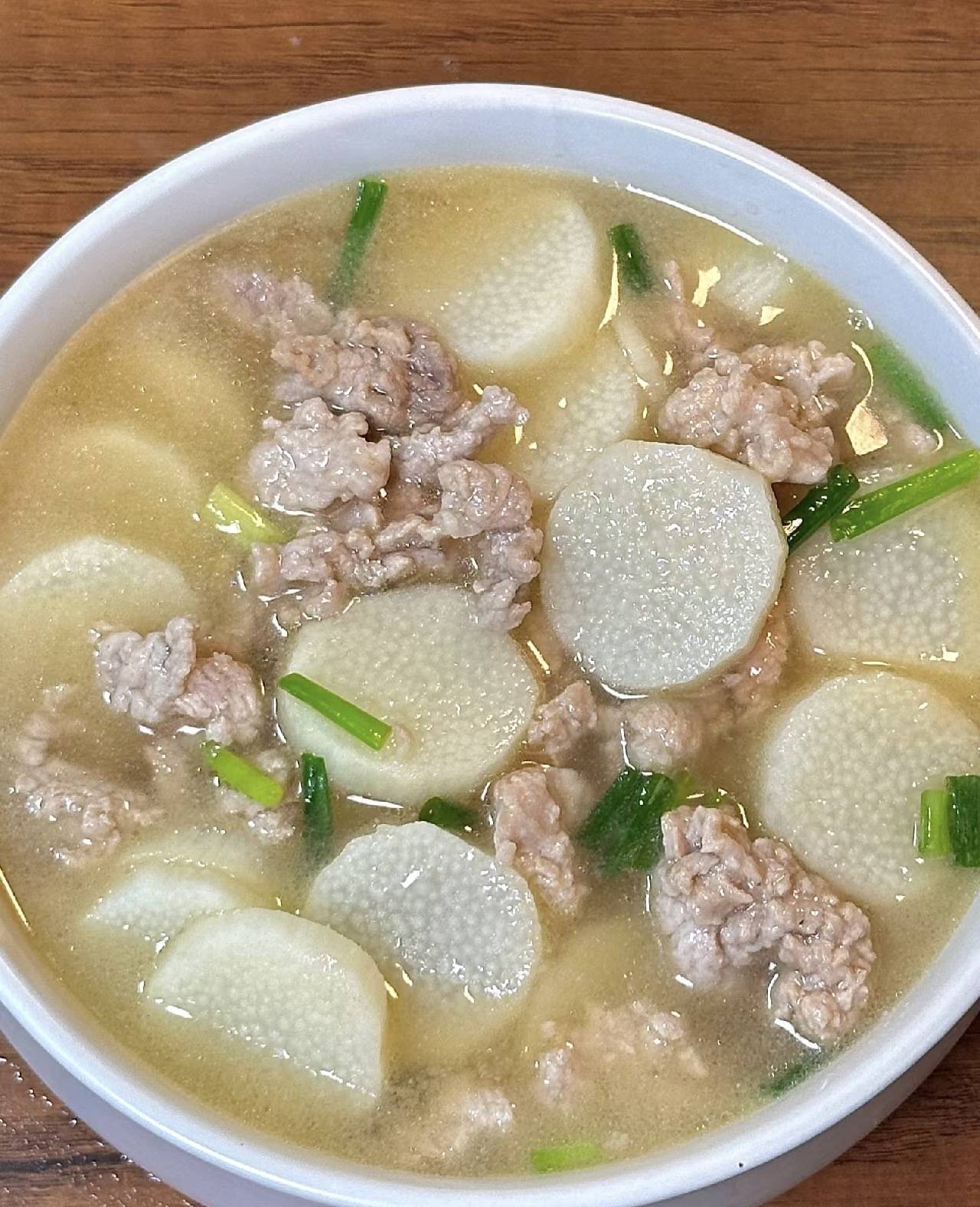 一碗暖心的山药肉末汤,简单食材也能煮出家的味道