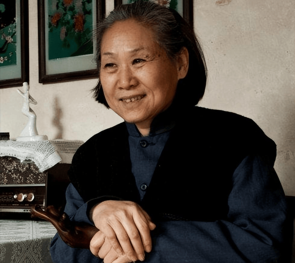 "百亿老太"苇青:60岁北漂,73岁拥有百亿票房,她的故事很励志