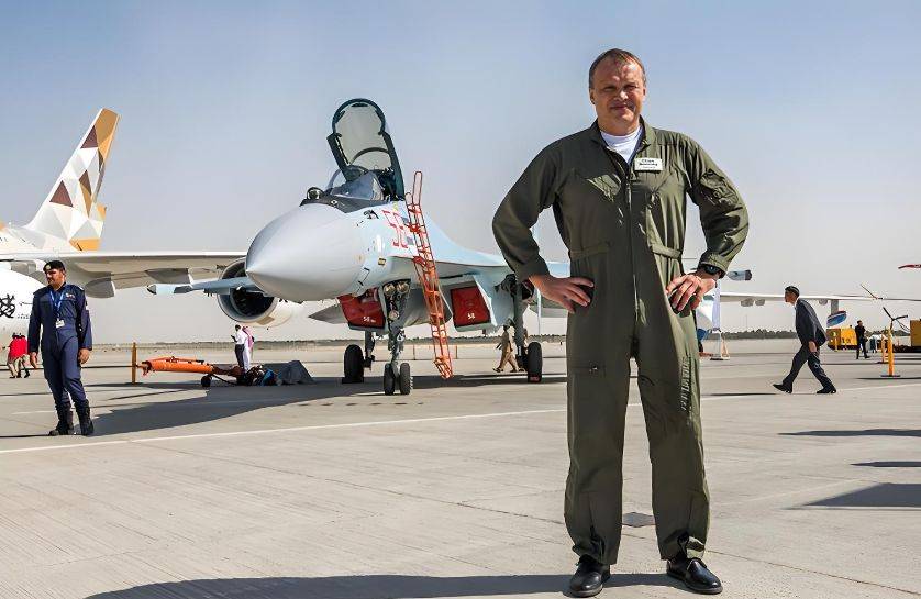 俄王牌试飞员一个人飞越4千公里单机闯珠海为老朋友点赞