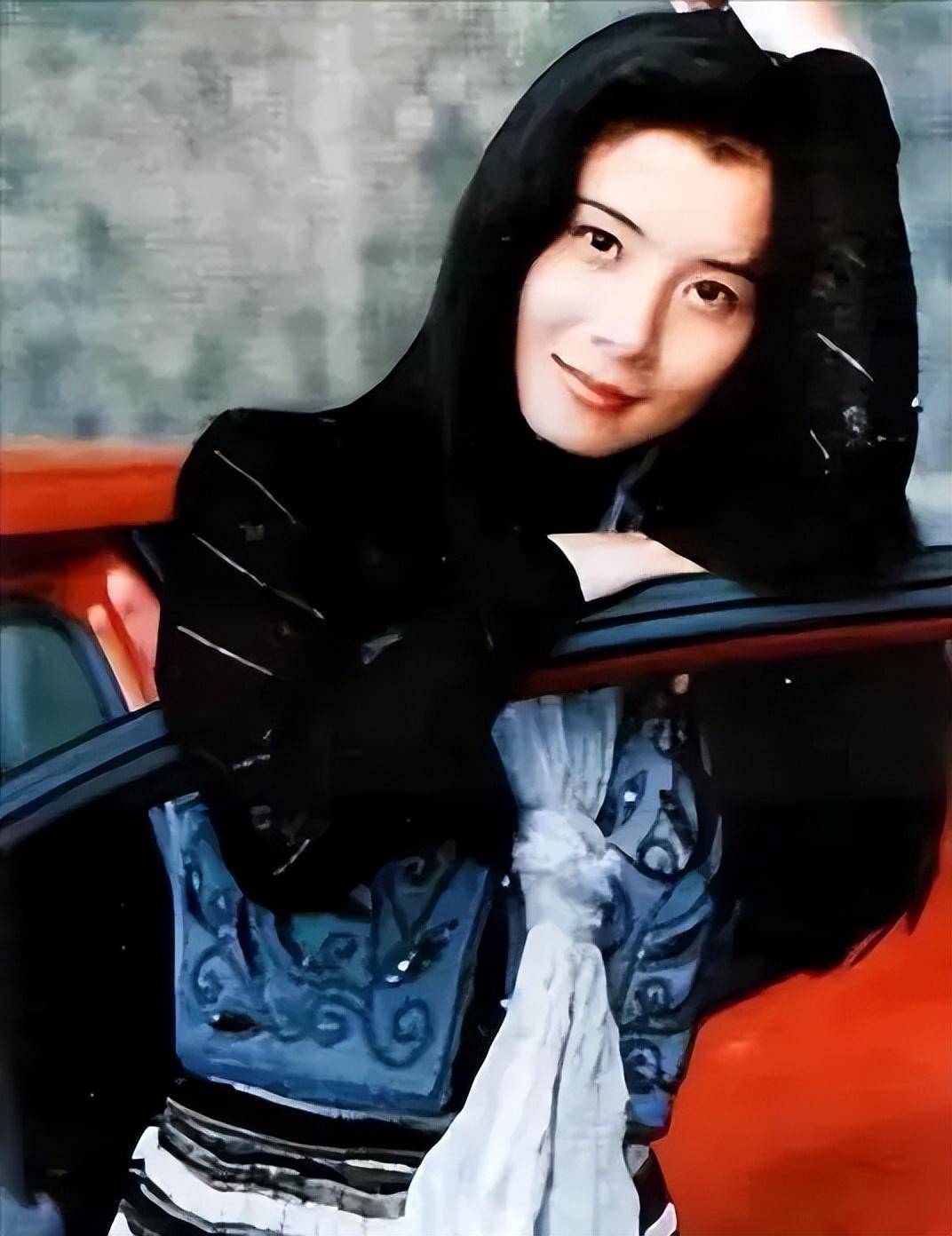 还记得"哑巴新娘"岳翎吗?隐退多年,如今的她怎样了?