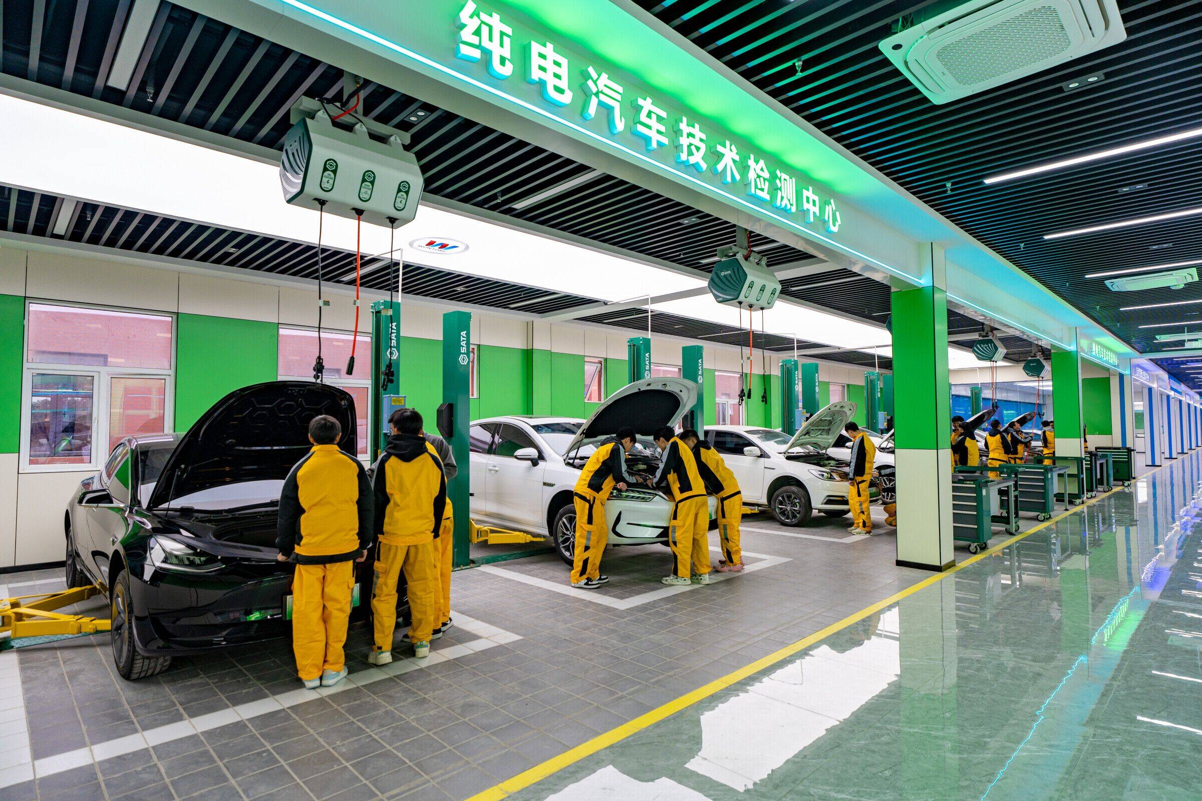 汽车改装：让爱车焕发新颜