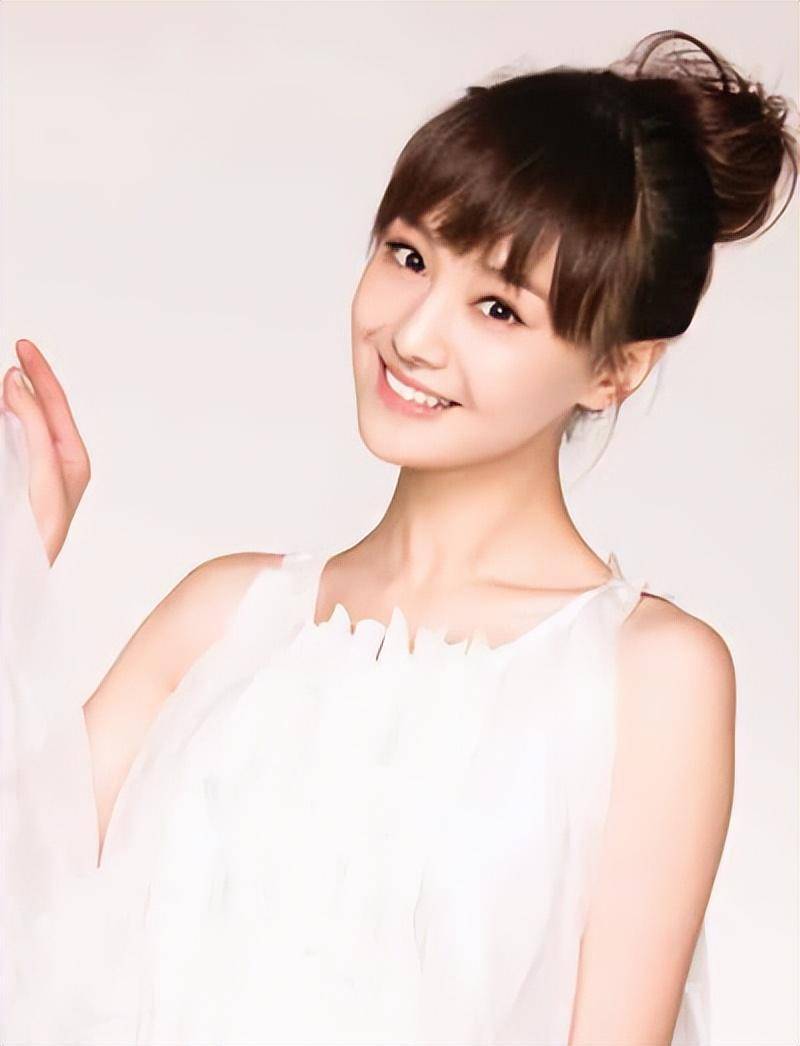 9对撞名的女星,同名不同命,有人公开互撕,有人无辜遭"连坐"