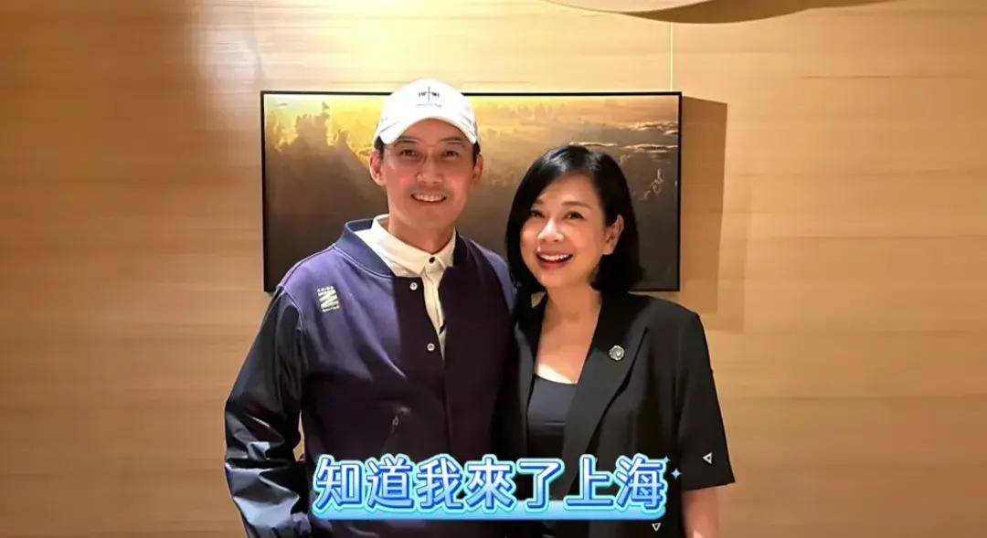 66岁唐鹤德宴请张国荣经纪人69岁陈淑芬,73岁狄波拉罕见现身!