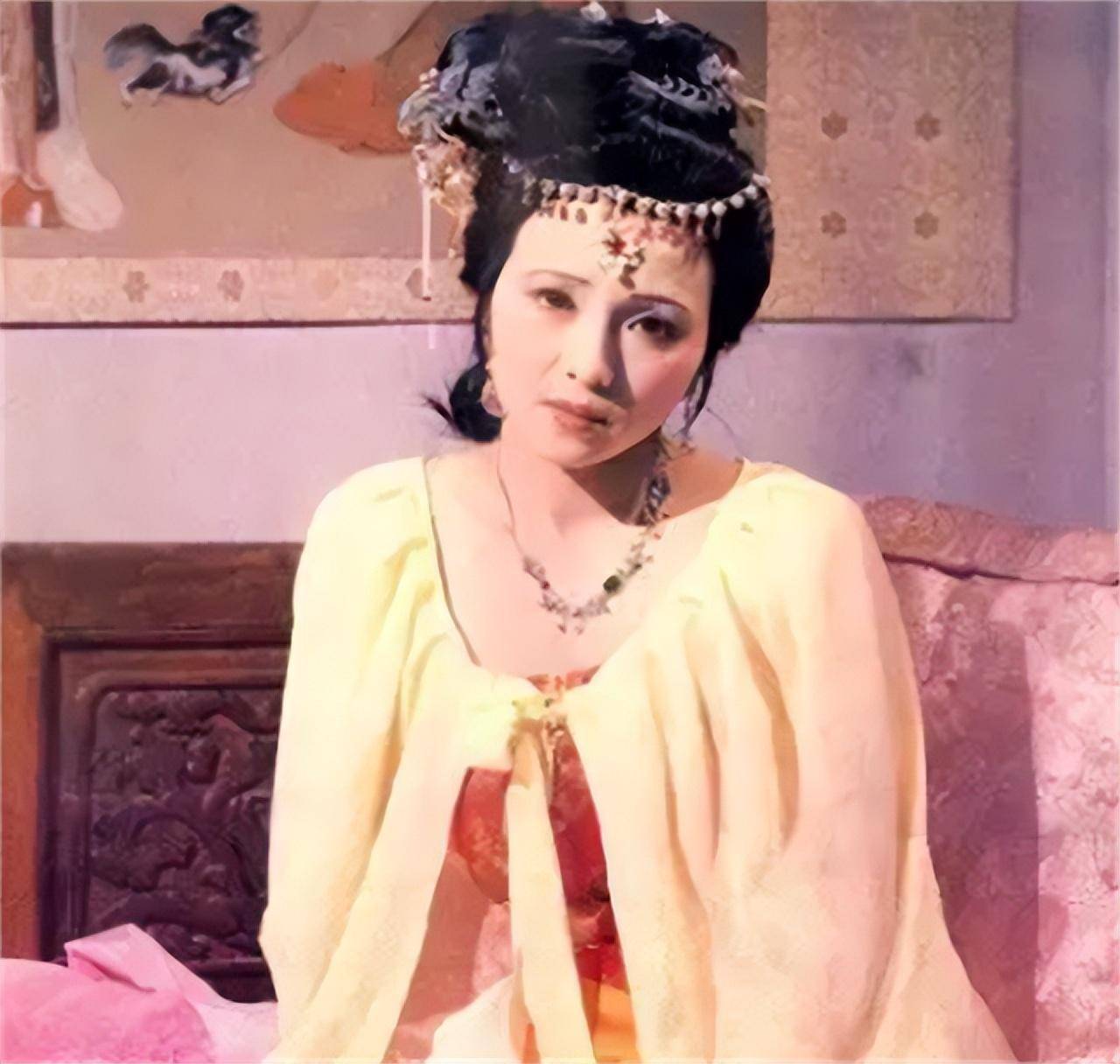 红楼梦:秦可卿为何不反抗公公贾珍?一个耳熟能详的绰号里有答案