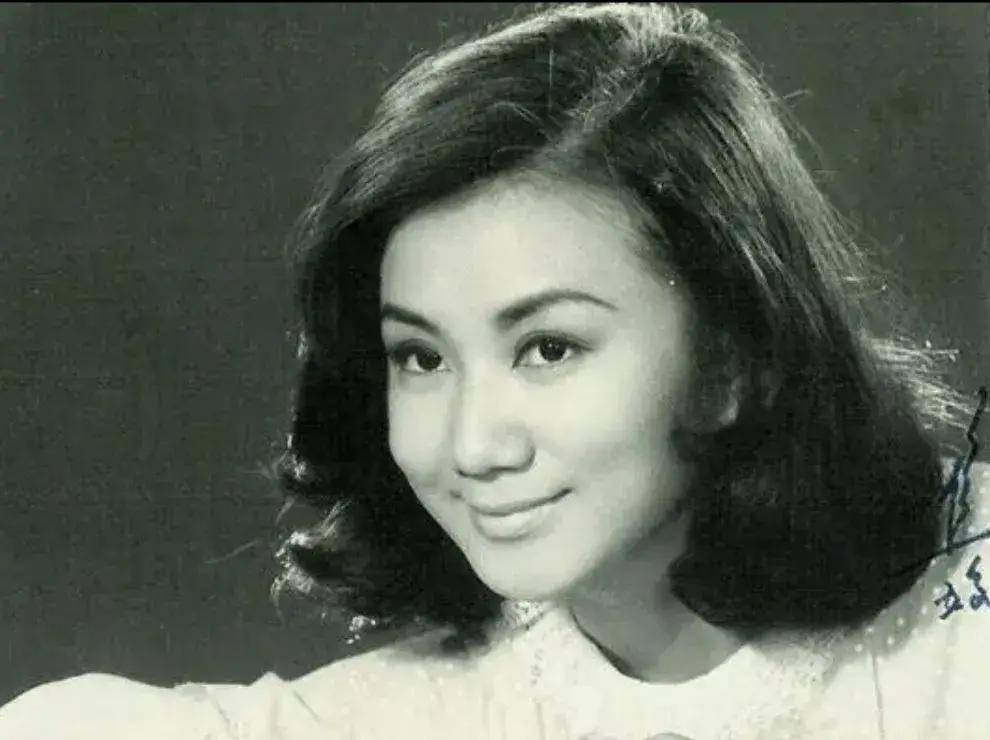 焦姣:"黄老邪"曾江的第三任老婆,演过《独臂刀》里的女一号