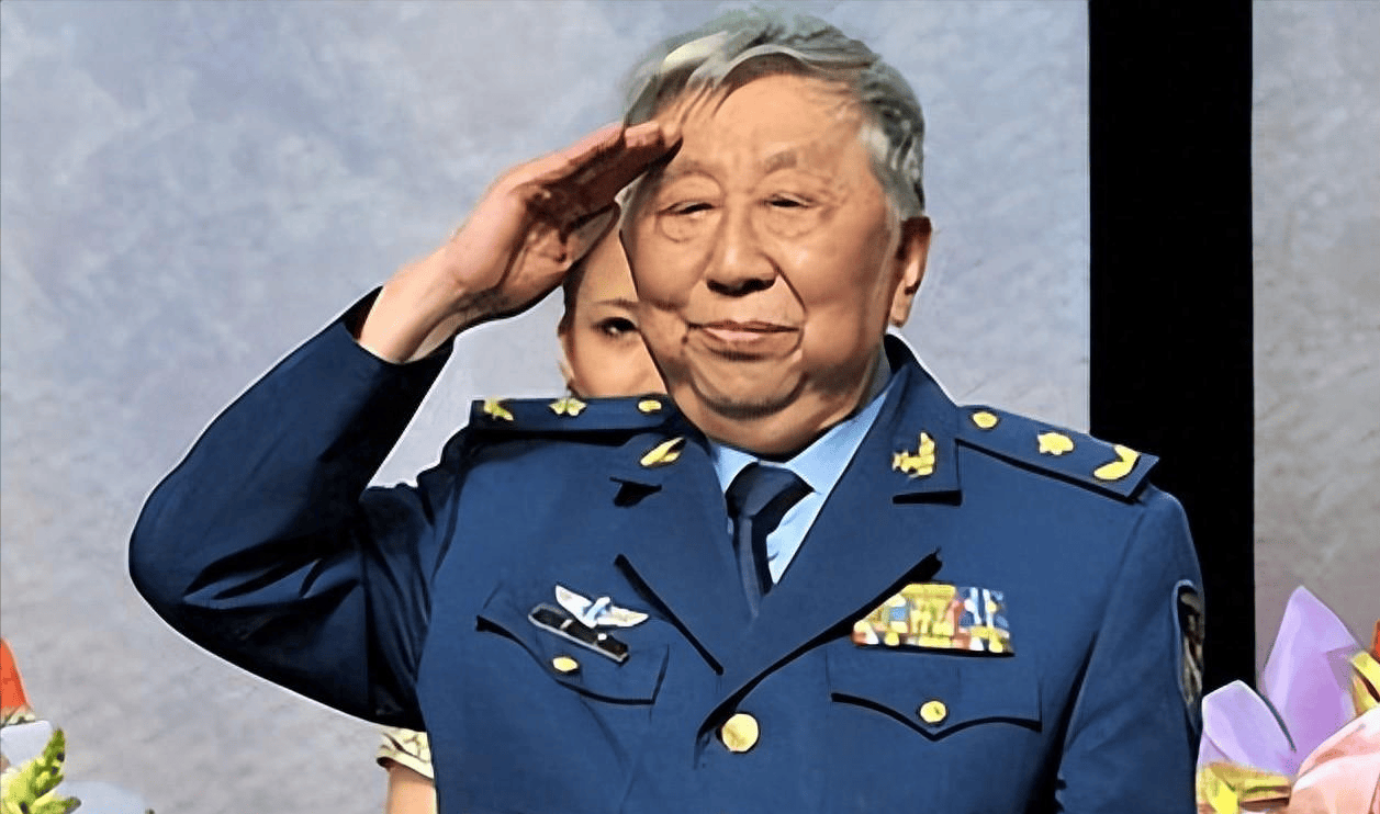 直到离世7年后,才明白阎肃86岁的遗孀,为什么非要将亲生儿子告上法庭!_遗产_创作_阎宇