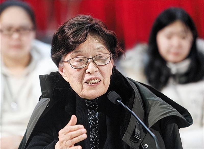 直到离世7年后,才明白阎肃86岁的遗孀,为什么非要将亲生儿子告上法庭!_遗产_创作_阎宇