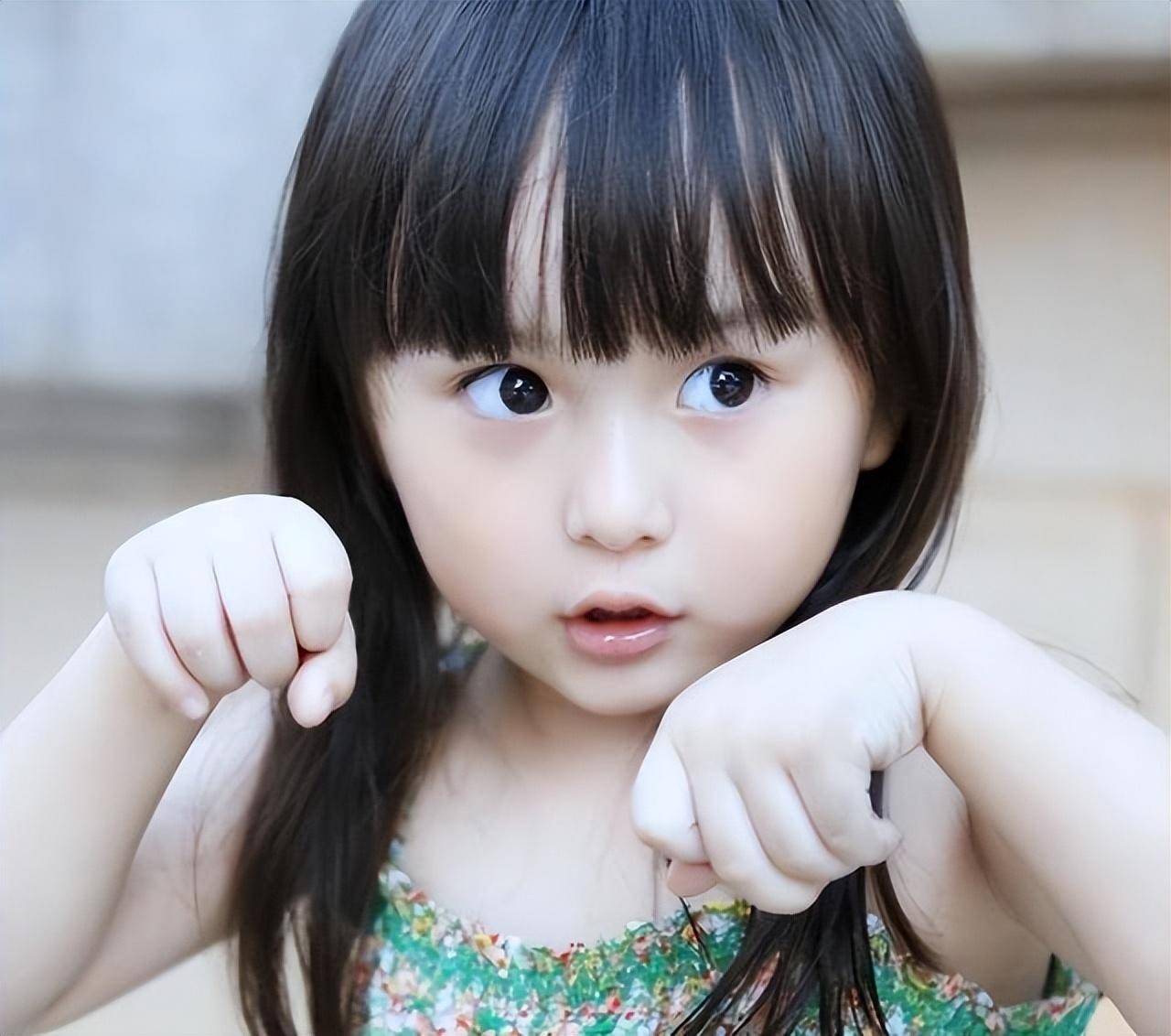 2岁出道年入百万,因长相甜美被"禁止整容",如今她过得好吗?