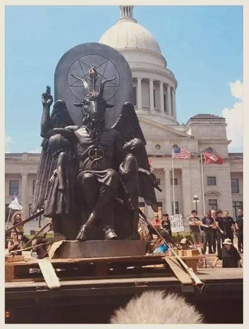 杂谈:从三个细节,看美国的宗教底色_教堂_上帝_信仰