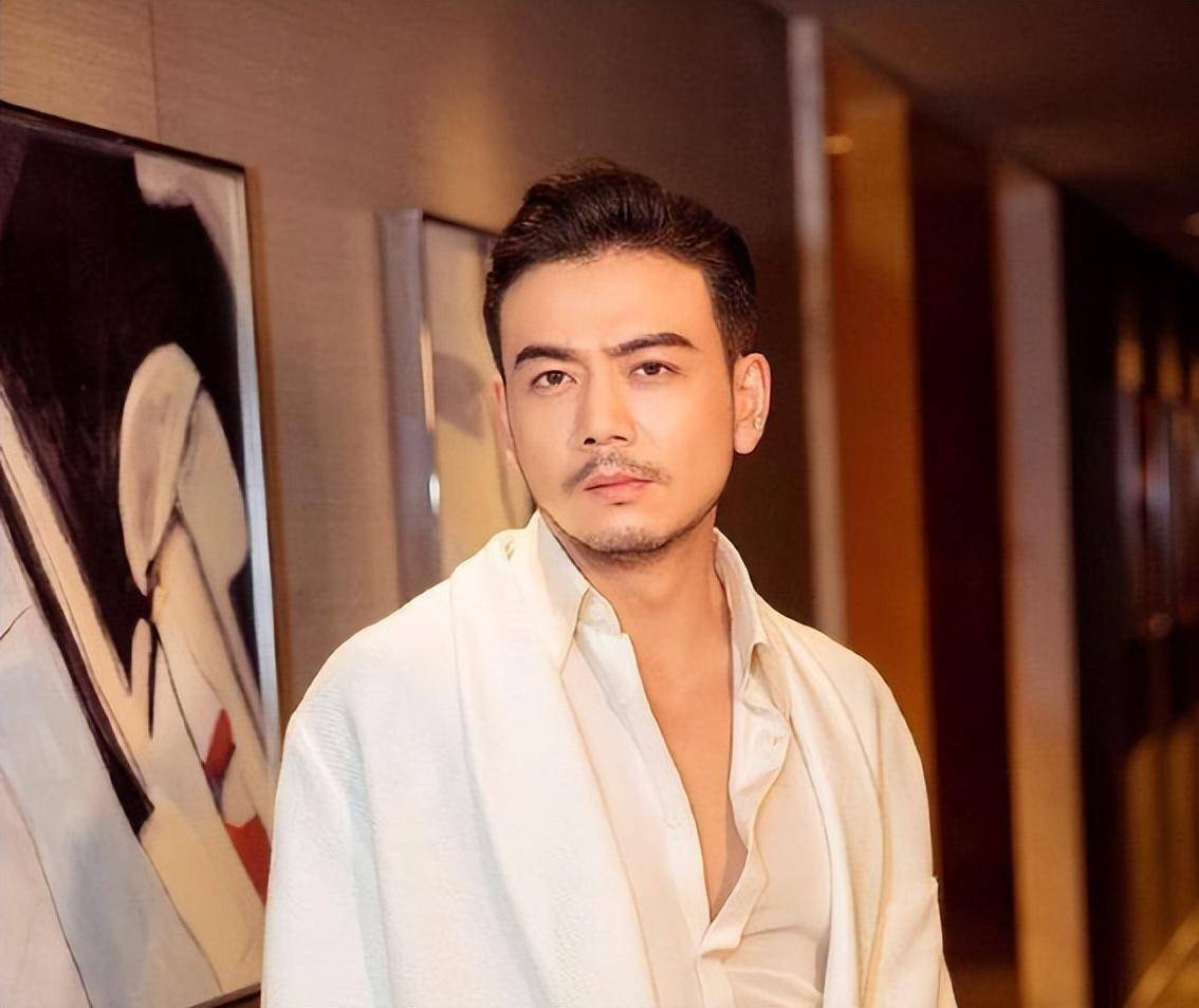 已经写好离婚协议,财产都归妻子的杨烁,至暗时刻的离婚协议_王黎雯