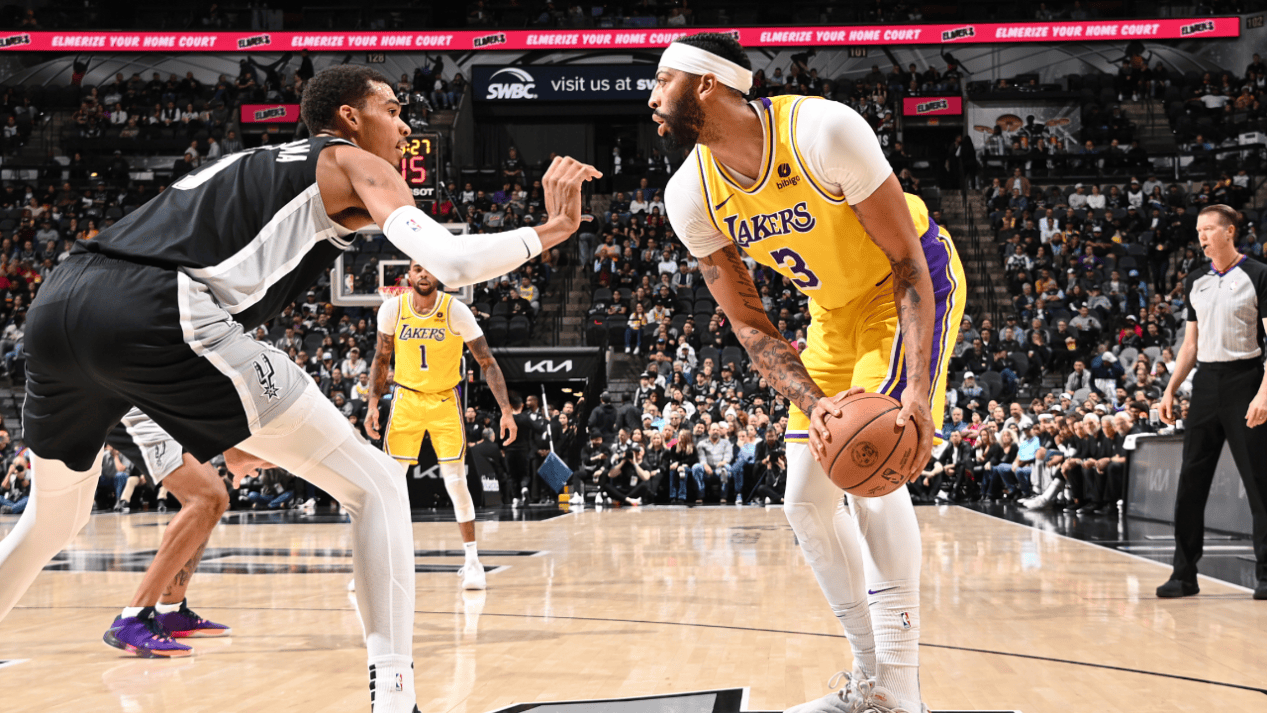 三大状元同台!浓眉40分天下无敌对飚文班!詹姆斯是无名英雄?