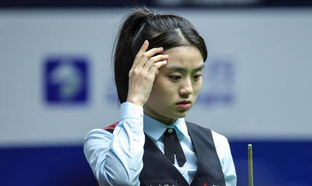 中国00后斯诺克美女球手白雨露逆转战胜,英锦赛首秀喜获首胜