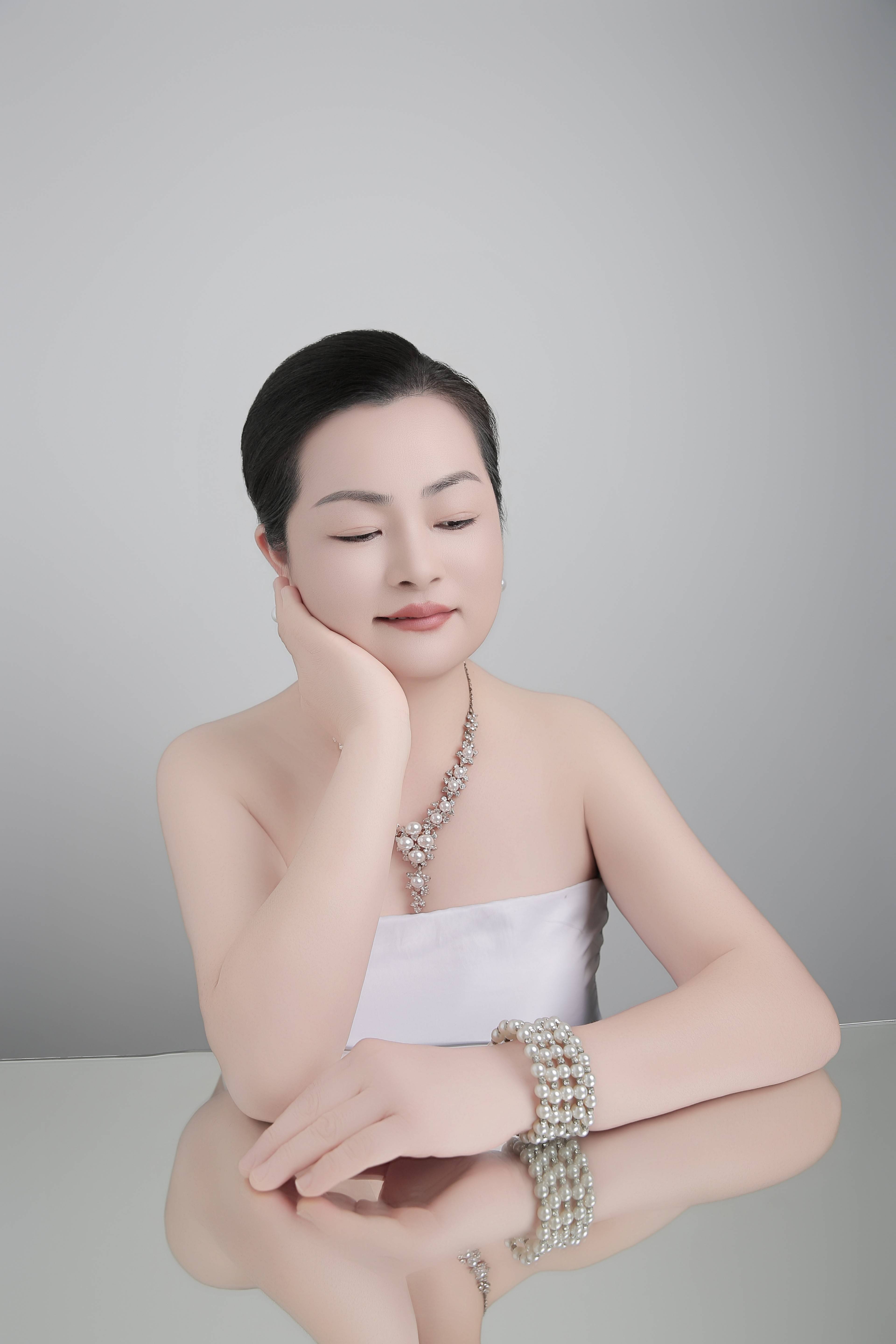 李春艳,新人模特的璀璨绽放