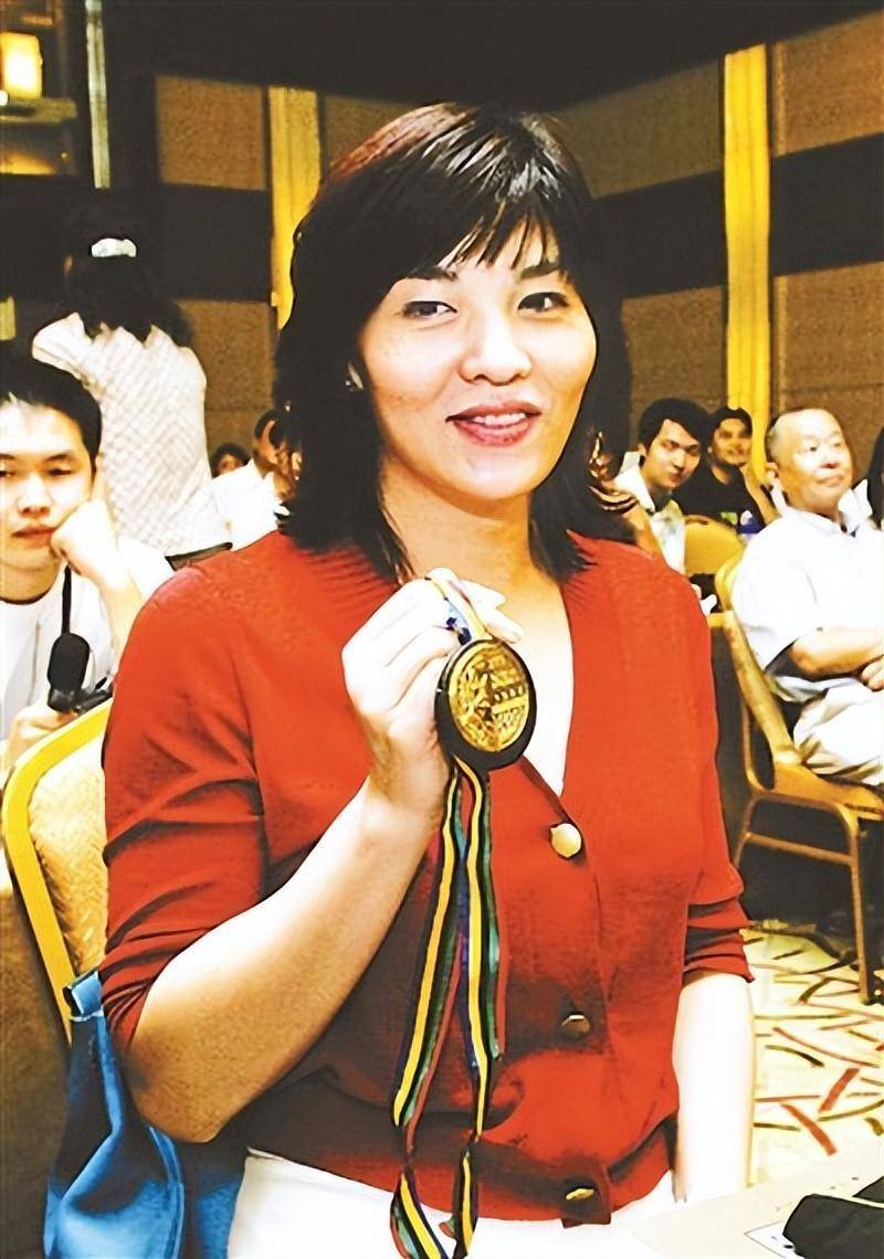 奥运冠军庄泳:移居新加坡,离婚后嫁队友前任,现在成人生赢家