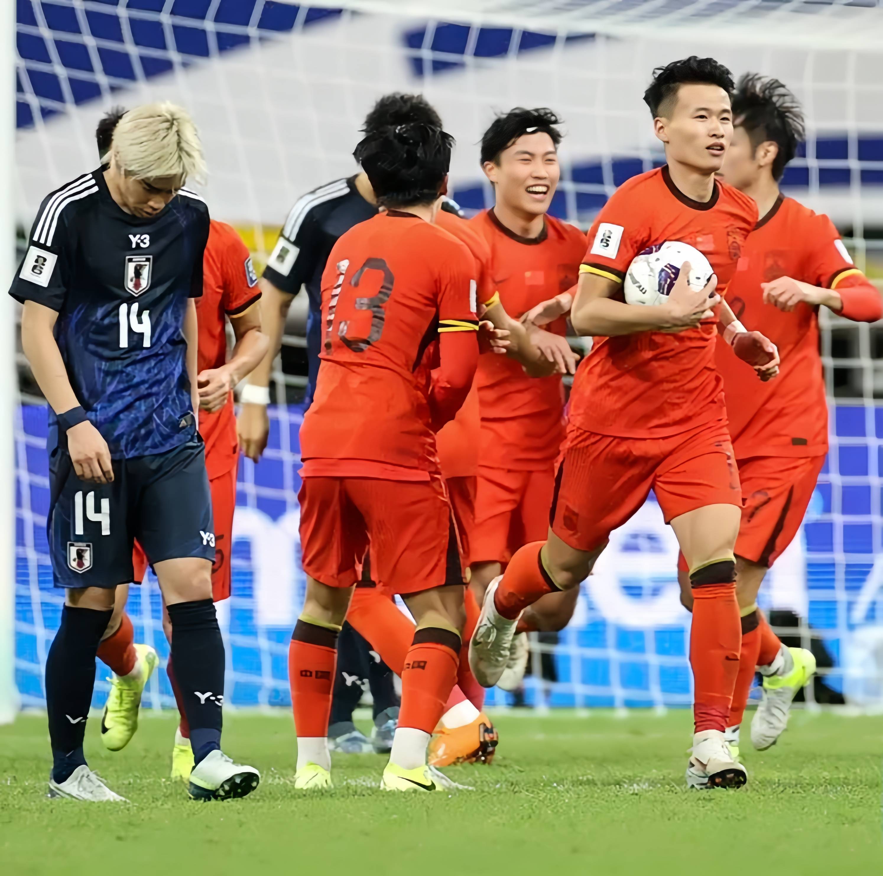 世预赛中国队进步明显,憾负日本头球队