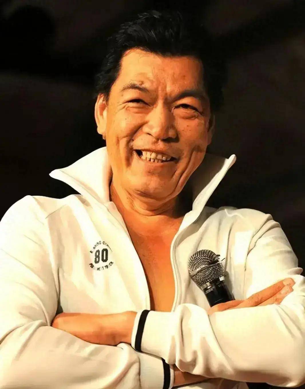 "大傻哥"成奎安:患病离世13年后,两房太太的选择大不相同