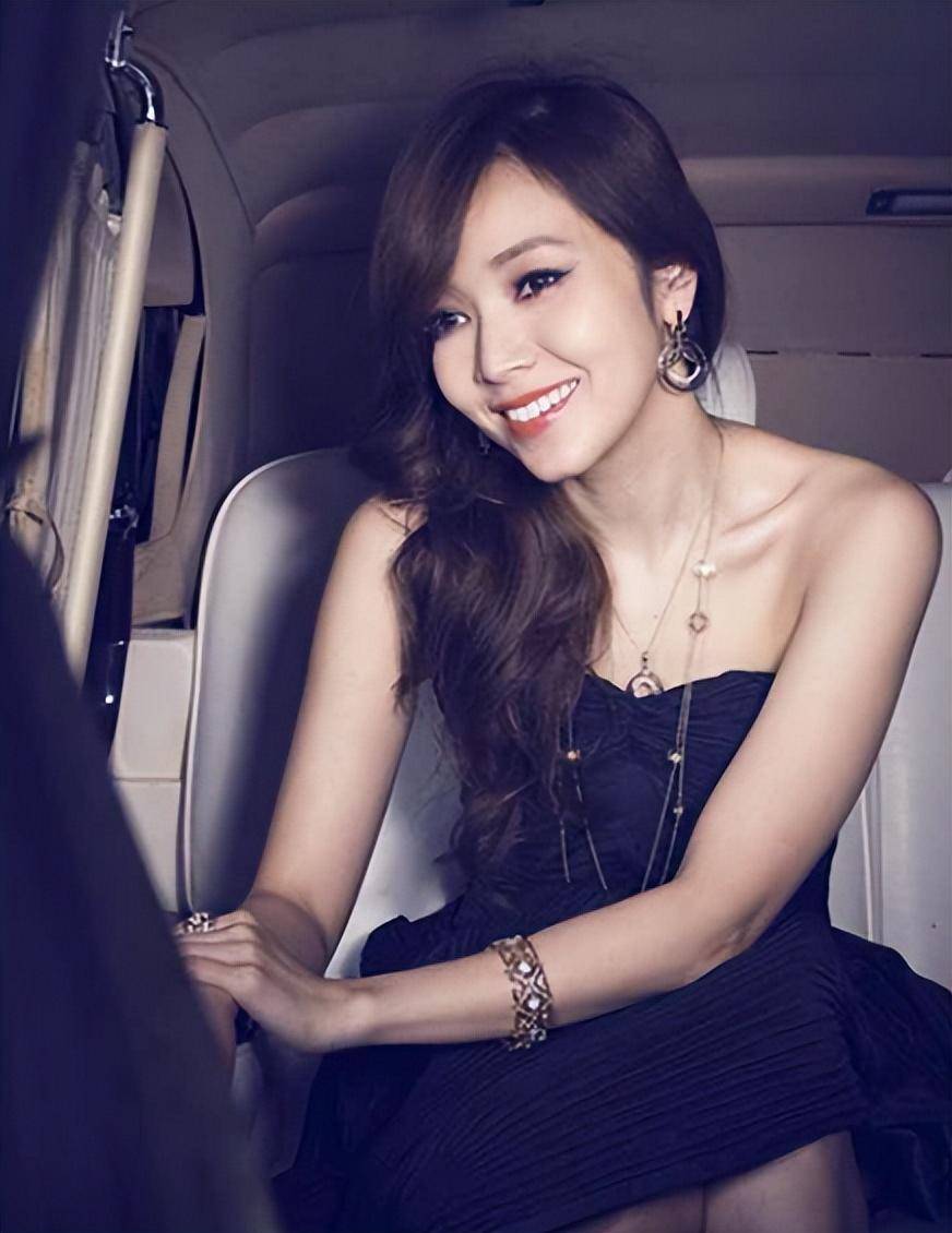 18年后,回看"周侯恋",侯佩岑!你看你都放弃了什么?