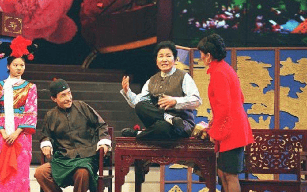 识破潜伏间谍,去世24年的赵丽蓉,仍被官媒发文缅怀_表演_账号_小品