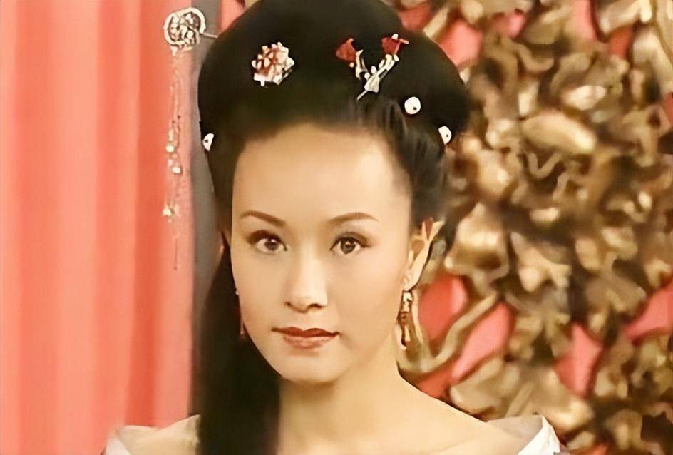 石爻:从主持人到知名演员,怀感恩之心,与圈外丈夫低调生双胞胎