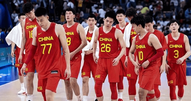 中国男篮vs关岛！首发五虎被曝！姚明下课后首战，再见了易建联！