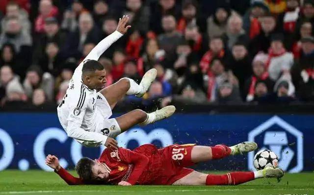 姆巴佩失点 15次丢球权!狼狈1幕:被单防后人仰马翻