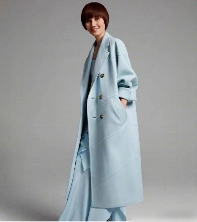 有一种"高级感"叫袁泉穿大衣,优雅显贵,适合4,50岁女人借鉴