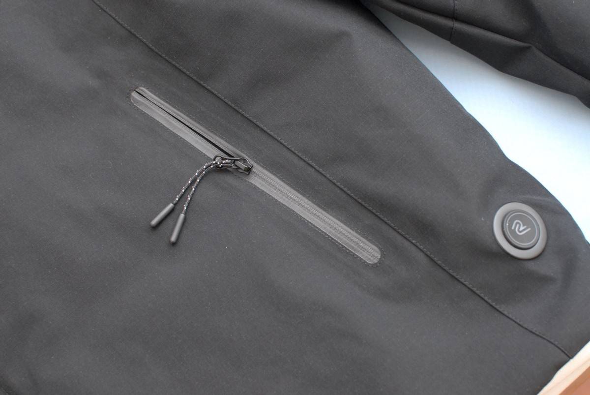 RUNYON智能温控抗寒气绒服：冬日出行好物，科技与时尚的完美碰撞