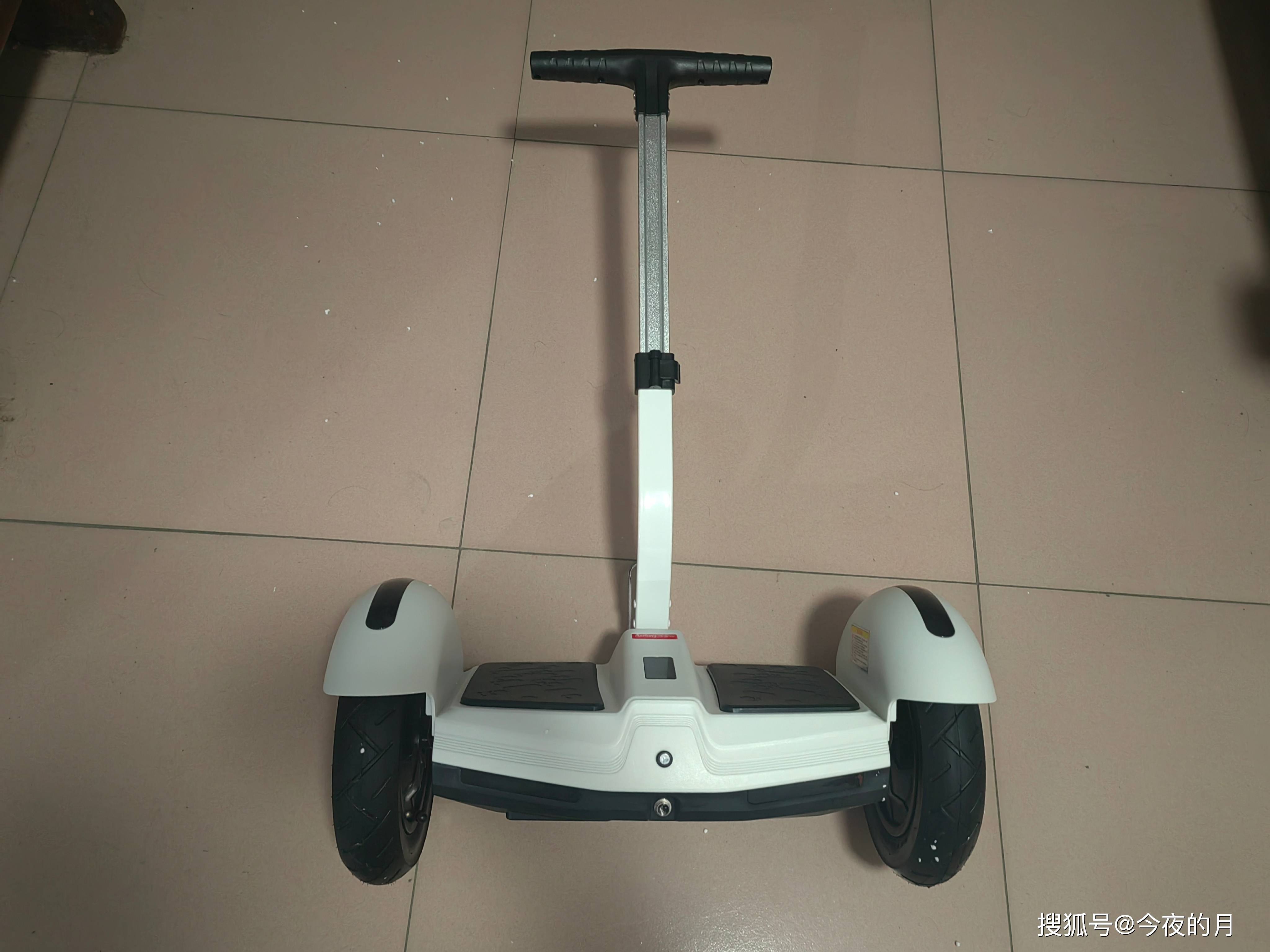 看到图一牌匾上的四个字,想起给我侄子买的平衡车,这种情况是怎么回事