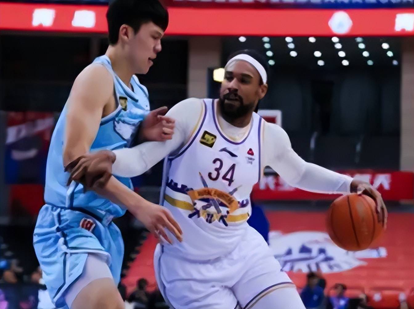 北控昨天99-102憾负青岛,里勒和特莱斯的手感一般,萨林杰空砍了35分14