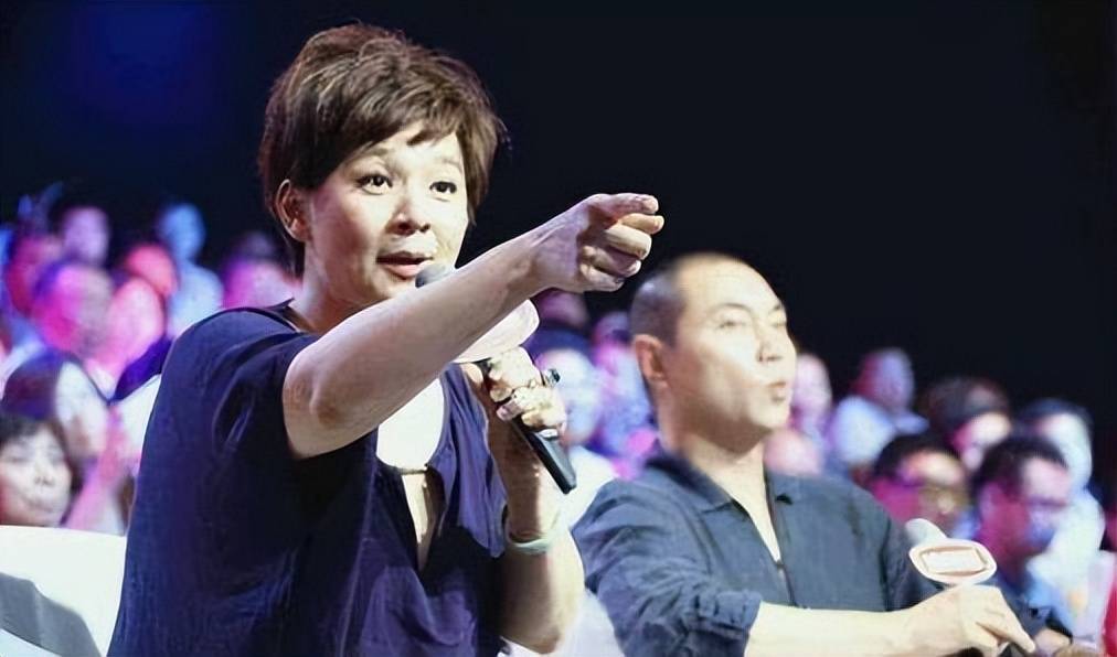 从"天才少女"到"毒舌"评委,柯以敏的人生历程