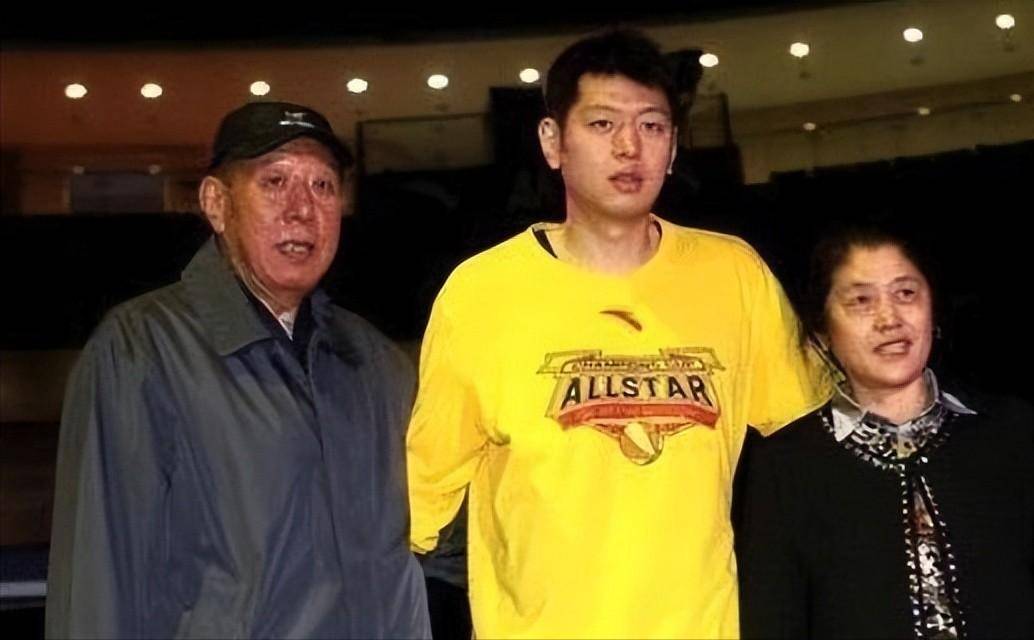 亚洲蝶后周雅菲:嫁给丧妻的莫科,被莫科前岳父母当亲生女儿