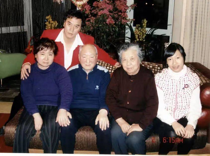 "光北啊,他们俩打起来了,我叫张山和你说句话啊!