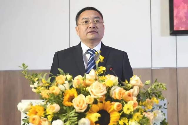 李江平代表浦城县委,县人大,县政府向长期以来关心支持浦城发展的各界