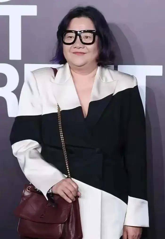 陈凯歌前妻洪晃:扬言女人睡五个男人才够本,如今已有四次婚姻!
