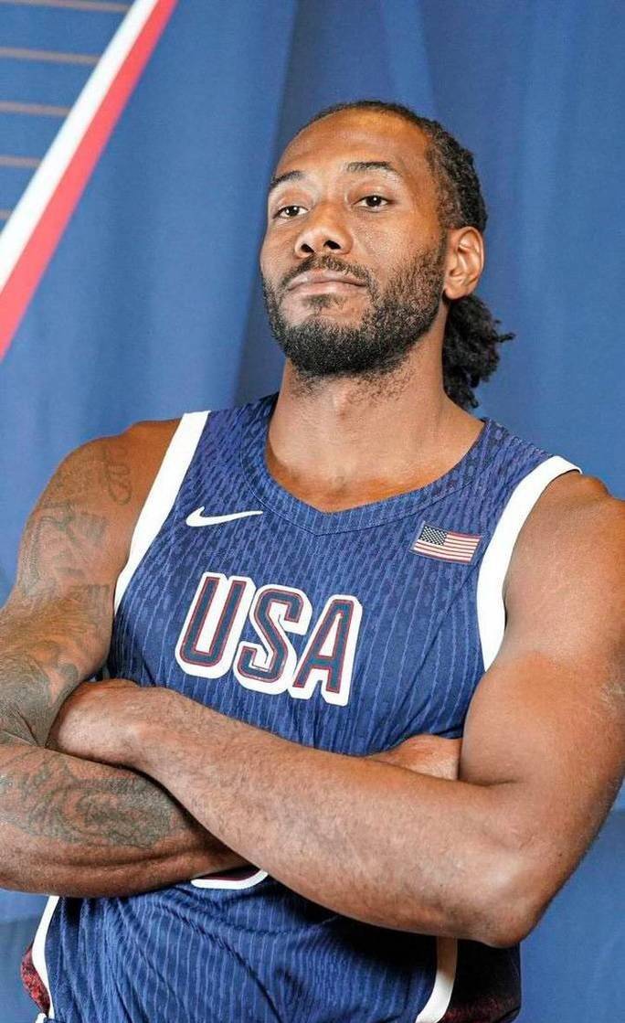 shams:莱昂纳德至少还需要两周时间 他仍然需要进行5v5对抗训练