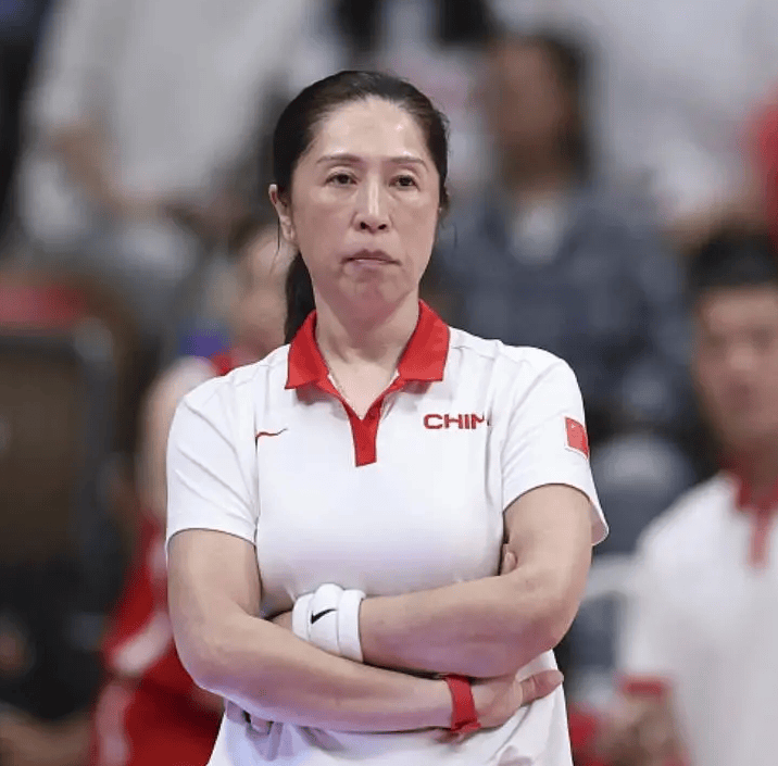 郑薇卸任?女篮新帅或曝光,已抵达中国,曾执教nba公牛掘金