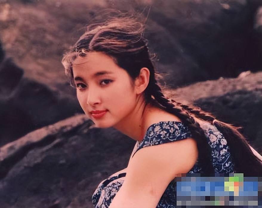 谈小16岁男友,为公益"献身",已经51岁的李冰冰仍然不服老!