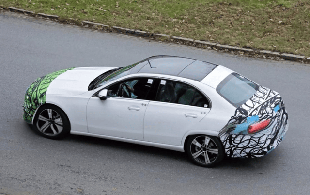 奔驰e级降价特别厉害_新款奔驰C级_奔驰C级改款内饰