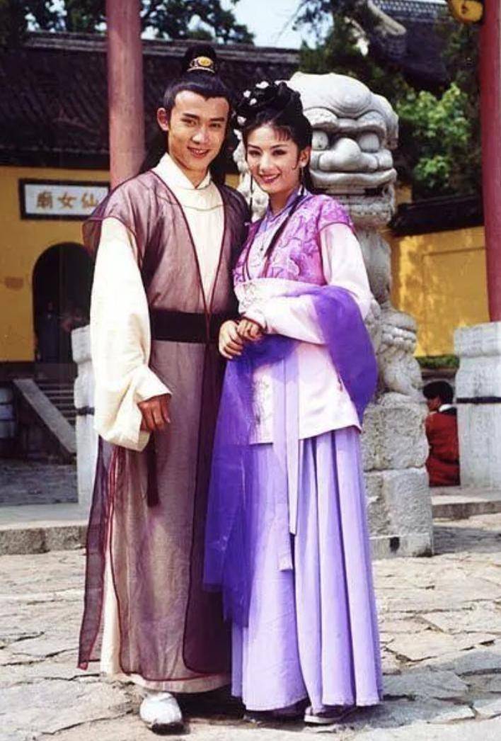 首先是黄奕要想演《还珠格格》第三部,聂远觉得她不管演得多好都没