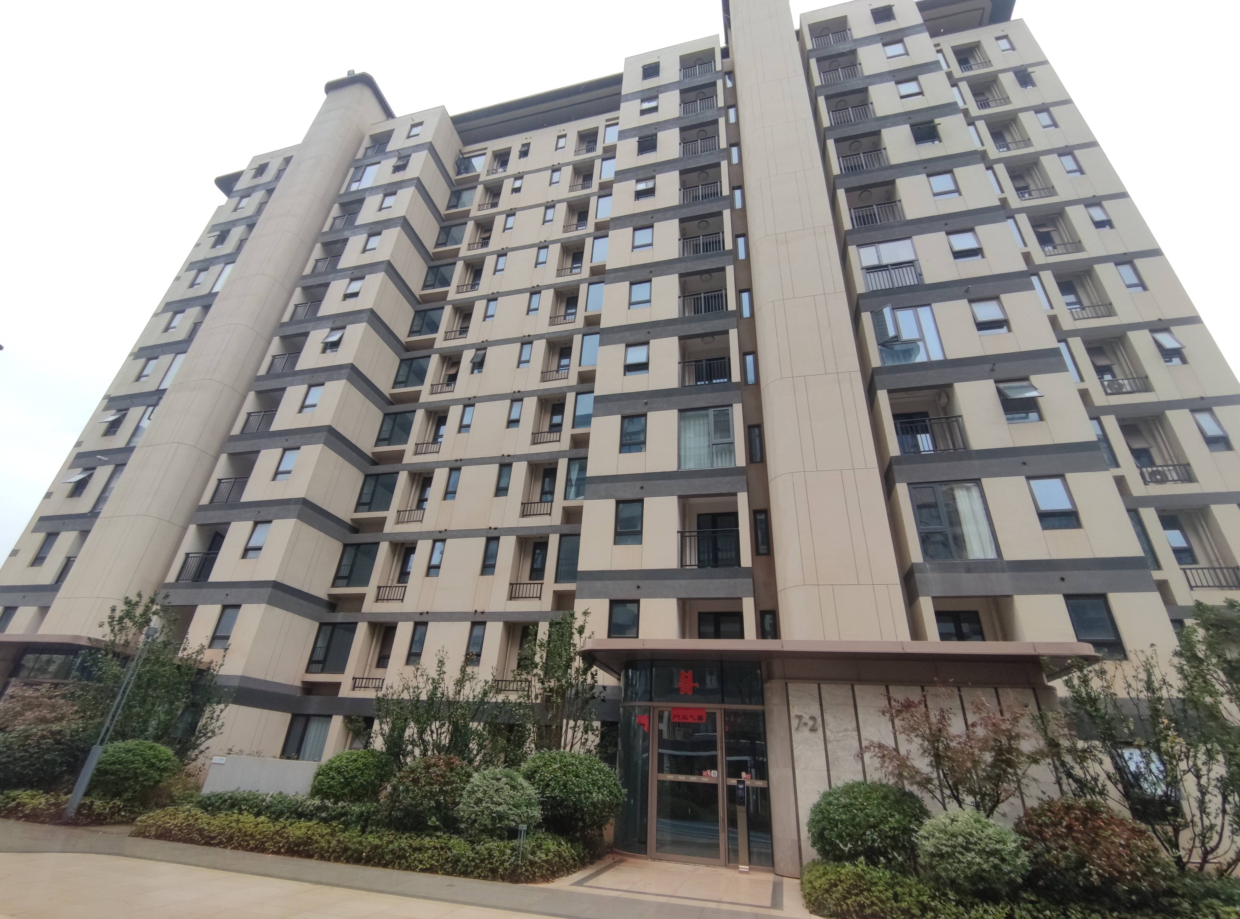 南昌市红谷滩区绿地vr科创城被投诉:承诺送家具,开发商不兑现,律师:以