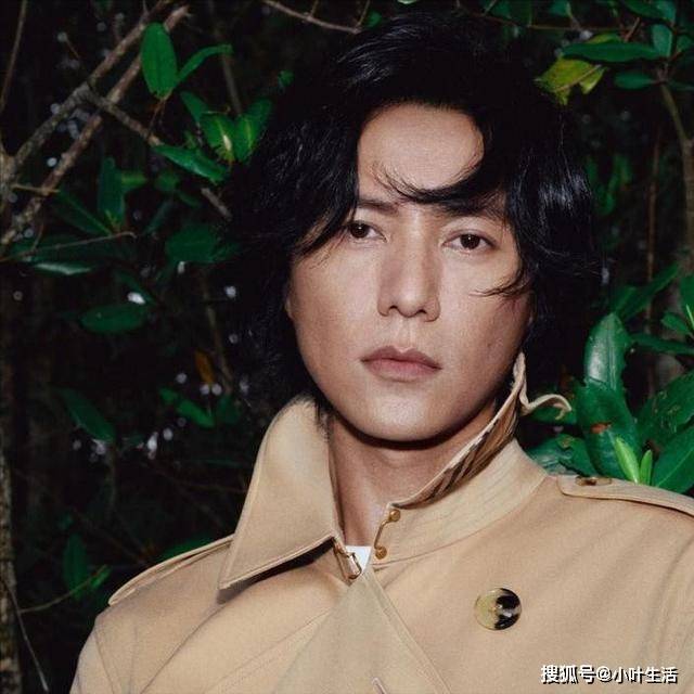 他因十块钱被继母赶出家门,现身家上亿,儿子成了他不说的“谜”_陈坤_父亲_母亲