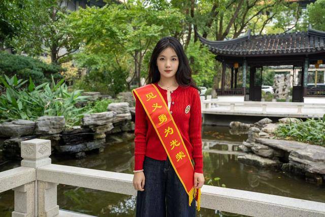 碎花裙女孩火了后拒绝直播带货_刘杨_宋某_男子