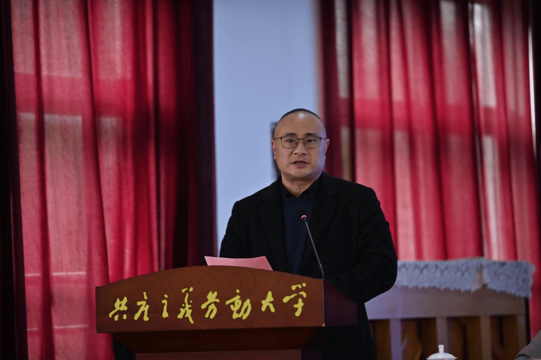 开幕式上,婺源县委副书记徐艺华宣布2024年江西省职业院校技能大赛