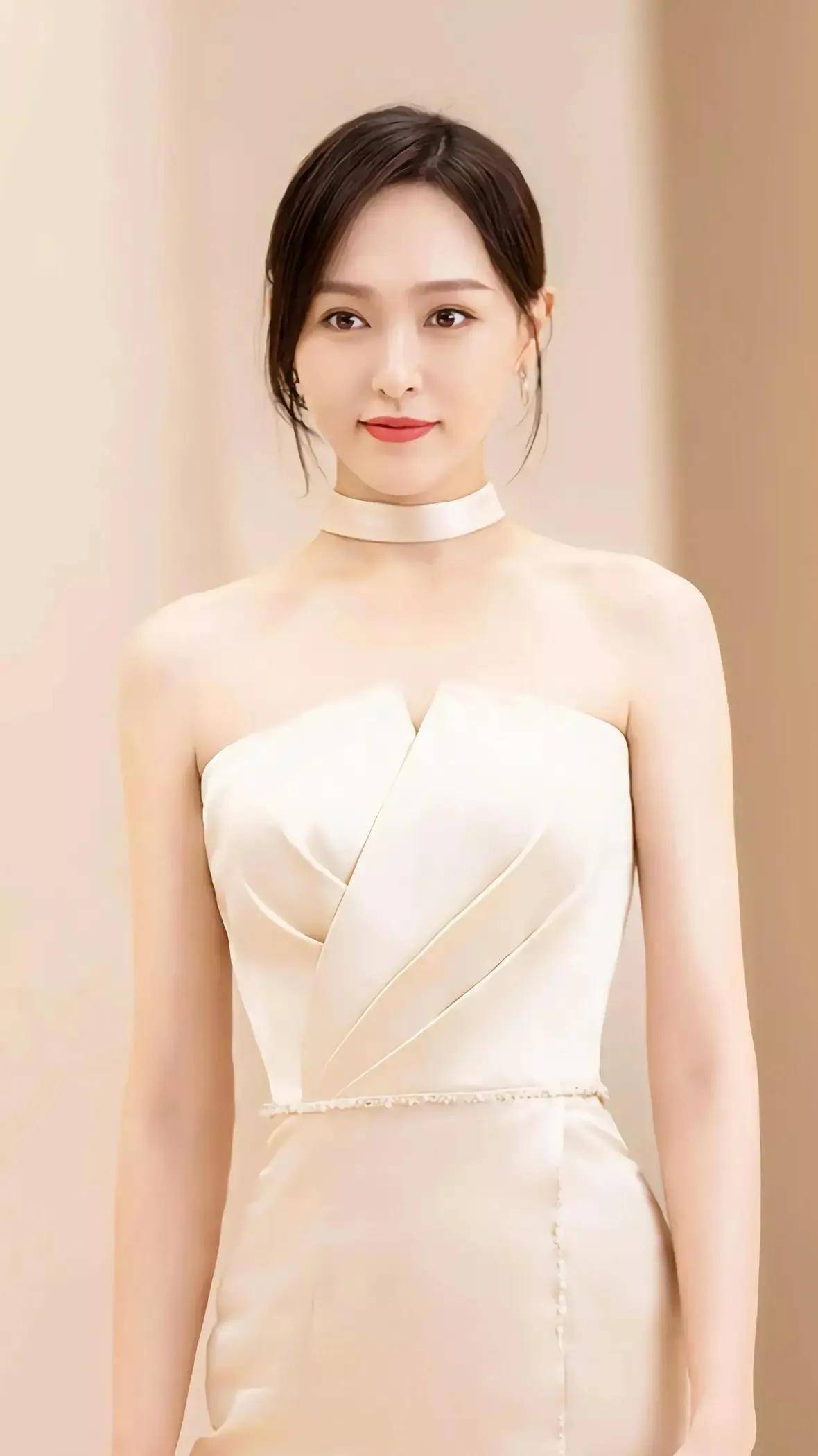 85花的唐嫣:娱乐圈爱情最美的样子!